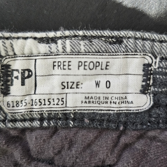 Free People Size 0 Black, White, Gray Flannel Plaid Slouchy Utility Pants EUC - Picture 4 of 6